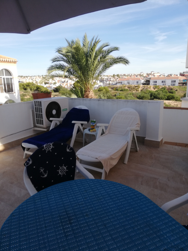 Dachterrasse mit Liegen