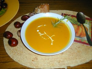 K&uuml;rbissuppe
