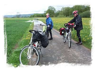 Landunter auf Radweg