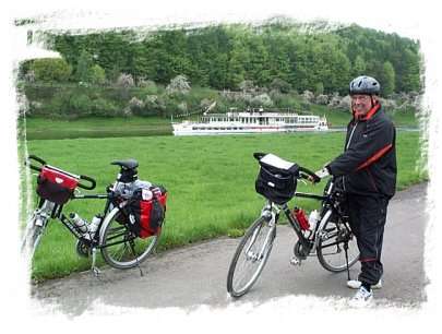 Ausflugsschiff auf Oberweser